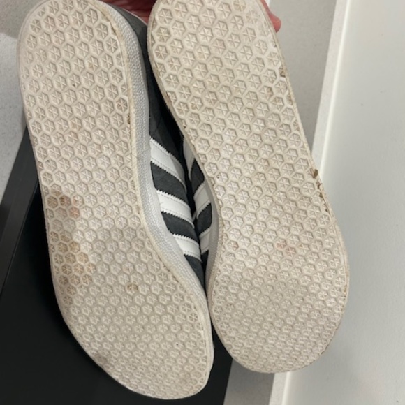 Adidas Men's Gazelle Size 12- Charcoal suede/White Stripes- Brand New - Picture 3 of 3